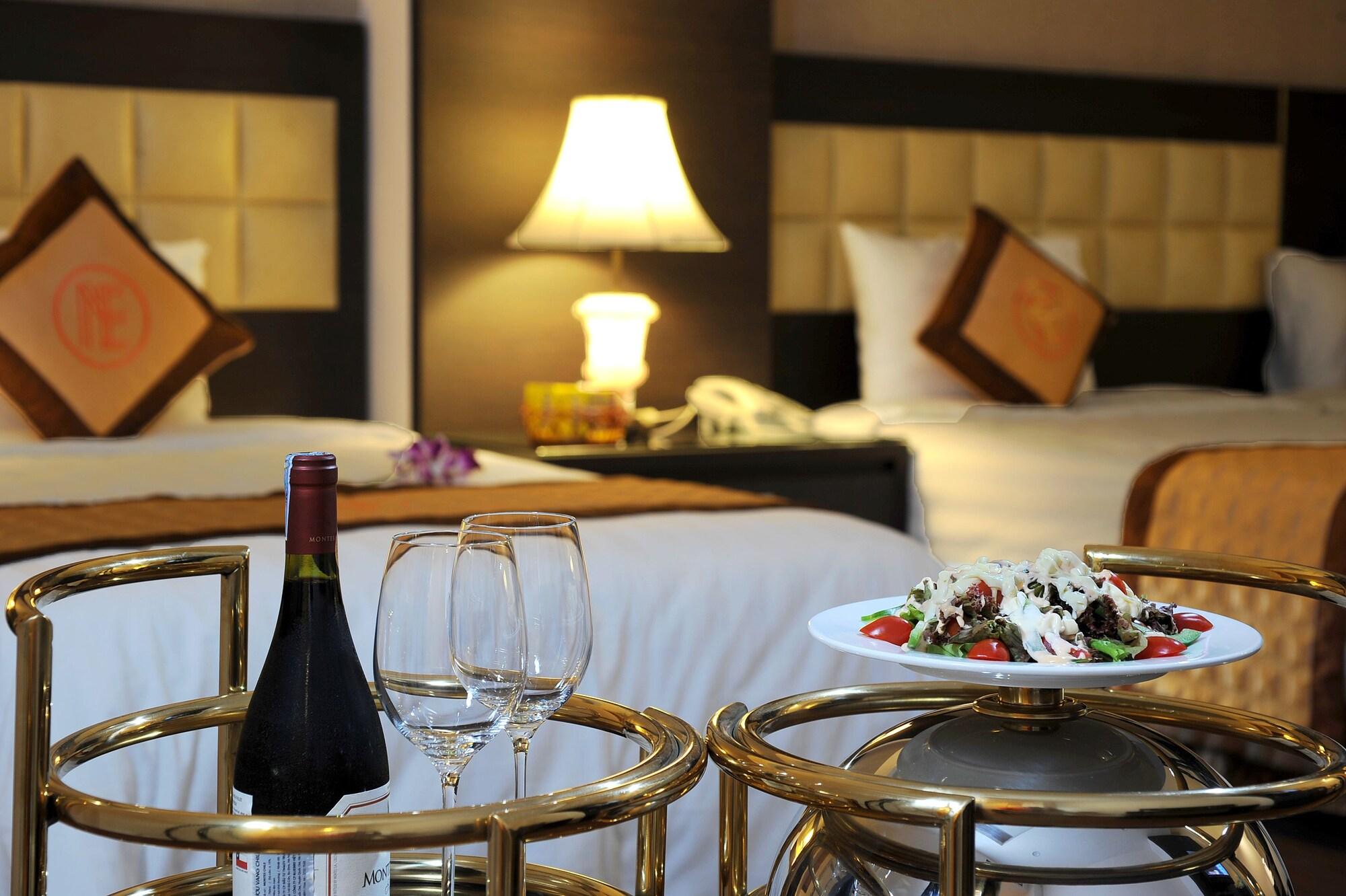 New Era Hotel & Villa Ханой Екстериор снимка